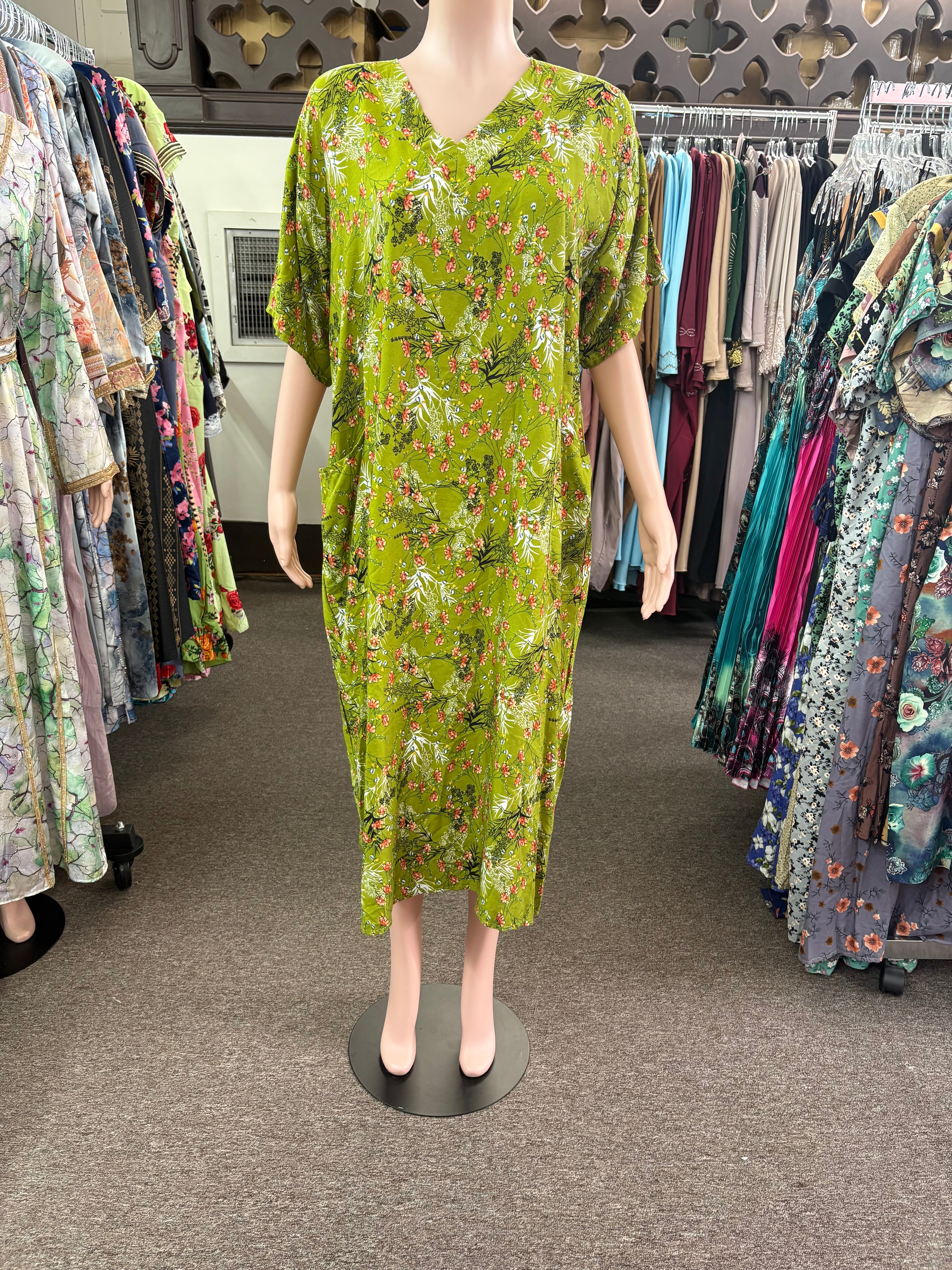 Casual midi dress with pockets