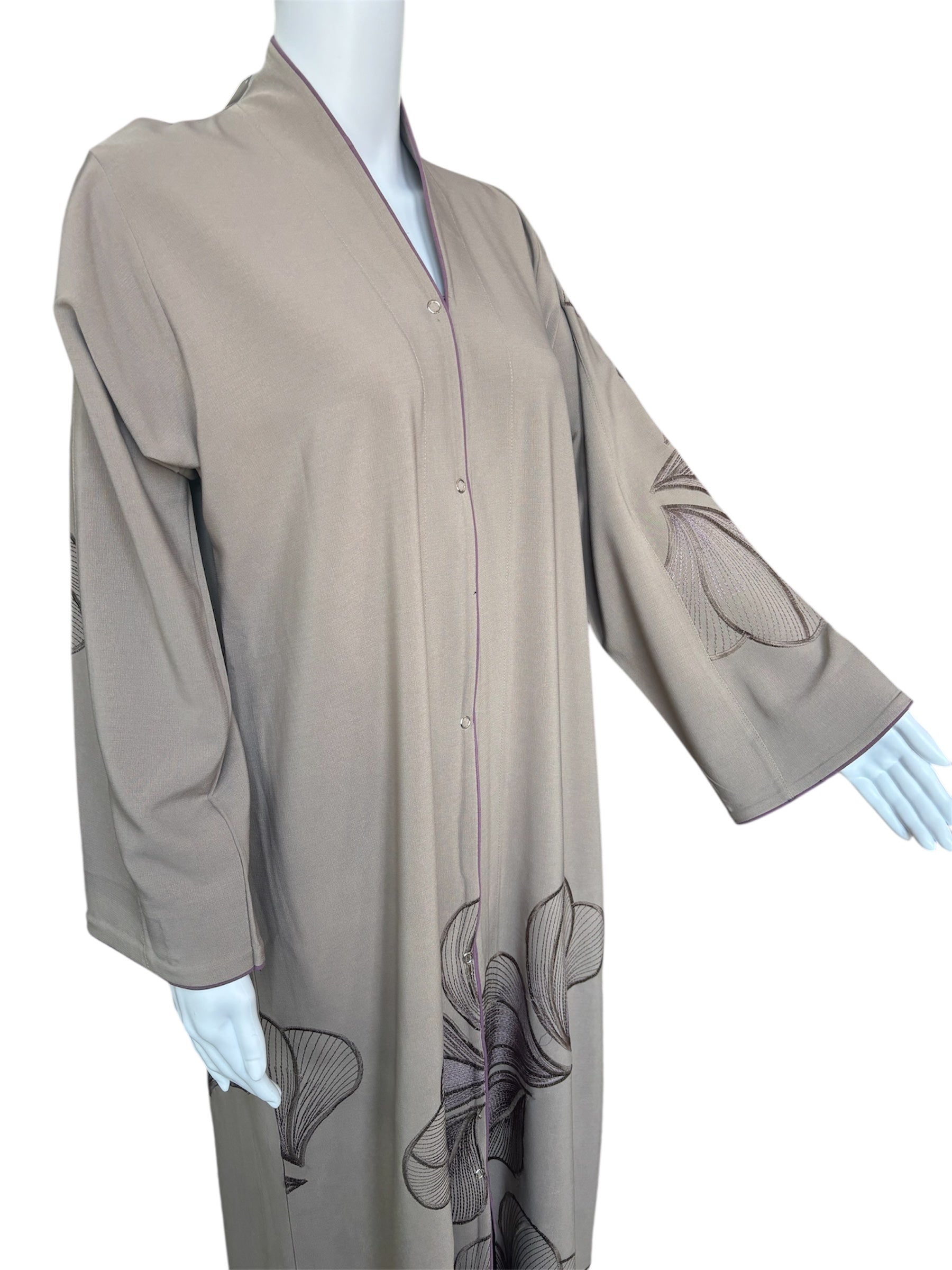 Abaya with flower embroidery